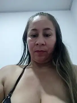 Nala1986 online show from October 29, 12:35 am