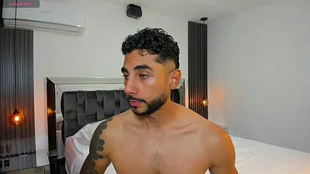 Snapshot of MARC_THOMPSON_ chatting on September 14, 1:05 am MARC THOMPSON  online show from September 14, 1:05 am