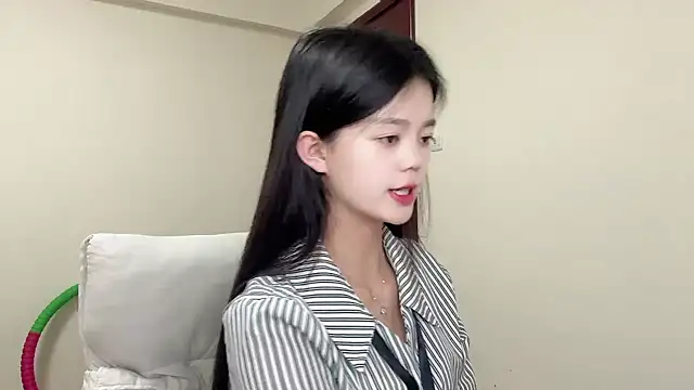 Nicole-13 online show from May 31, 1:07 pm