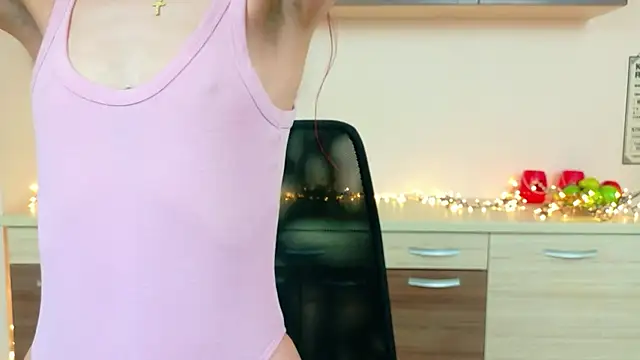 Snapshot of Julia_Jae chatting on January 13, 6:29 am Julia Jae online show from January 13, 6:29 am