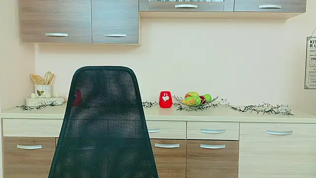 Snapshot of Julia_Jae chatting on March 14, 6:41 am Julia Jae online show from March 14, 6:41 am