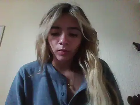 Snapshot of majo_gomez03 chatting on November 6, 9:48 pm majo gomez03 online show from November 6, 9:48 pm