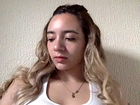 Snapshot of majo_gomez03 chatting on April 14, 7:42 pm majo gomez03 online show from April 14, 7:42 pm