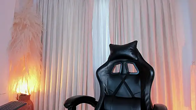 JulienSaint online show from September 17, 11:56 am