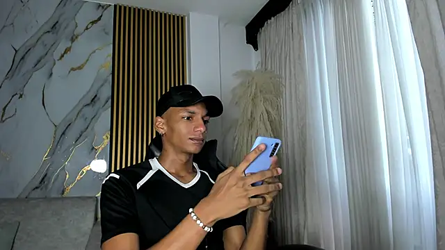 JulienSaint online show from November 26, 12:06 pm