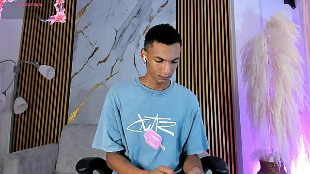 JulienSaint online show from December 3, 12:14 pm