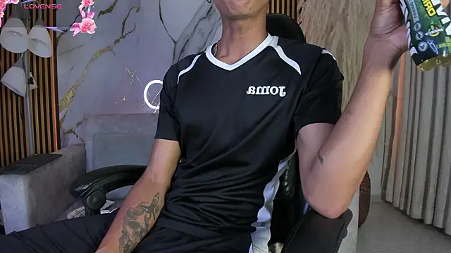 JulienSaint online show from March 6, 12:23 pm