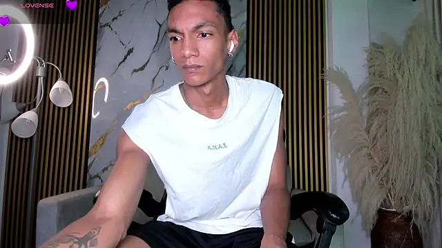 JulienSaint online show from July 11, 11:46 am