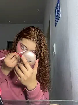 SamanthaaReed online show from November 18, 4:17 am