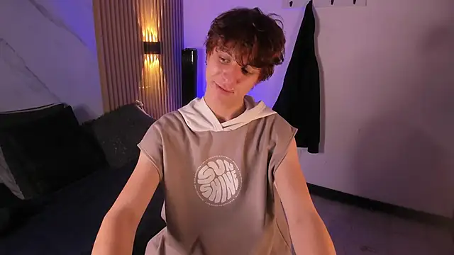 IM DAREN online show from December 19, 3:02 am