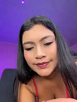 Snapshot of LunaaRosse chatting on June 4, 3:23 am LunaaRosse online show from June 4, 3:23 am