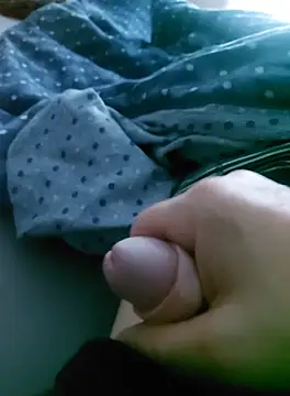 Snapshot of nikfu274 chatting on October 6, 7:17 am nikfu274 online show from October 6, 7:17 am