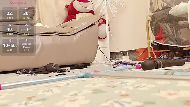 Snapshot of fox-yiyi chatting on May 10, 7:57 am fox-yiyi online show from May 10, 7:57 am