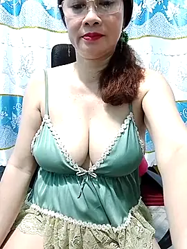 Snapshot of Opnahaba chatting on June 8, 3:56 pm Opnahaba online show from June 8, 3:56 pm