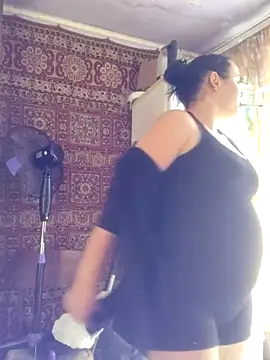 Snapshot of CutieMarine chatting on October 22, 10:04 am CutieMarine online show from October 22, 10:04 am