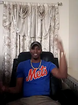 Snapshot of lathadon chatting on January 19, 7:23 am lathadon online show from January 19, 7:23 am