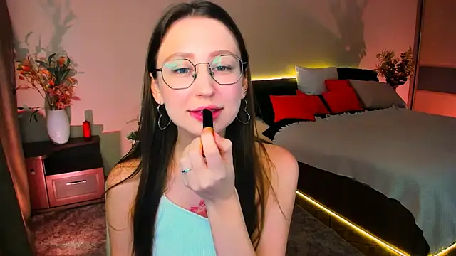 YourLovellyStory online show from November 4, 4:28 pm