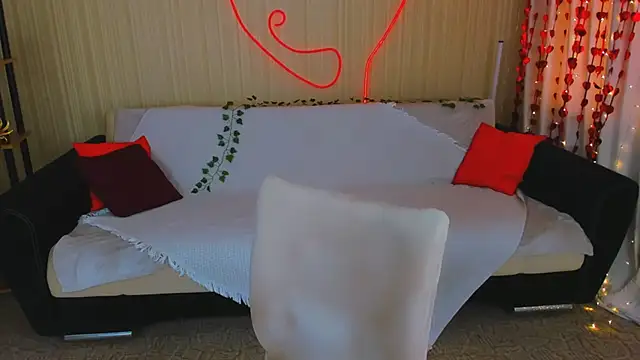 YourLovellyStory online show from March 14, 11:59 am