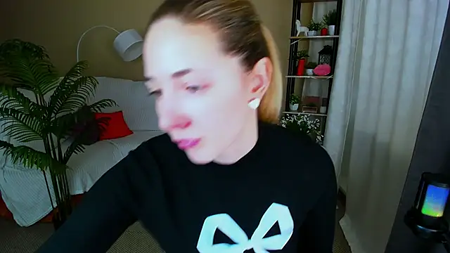 SensitiveSooul online show from March 4, 11:16 am