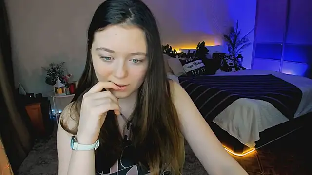 Snapshot of AlluringLookk chatting on December 16, 1:16 pm AlluringLookk online show from December 16, 1:16 pm