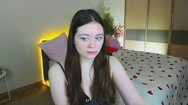 AlluringLookk online show from April 28, 4:34 pm