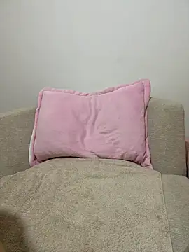 Emilyybennet  online show from July 17, 2:40 am