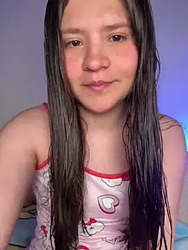 Emilyybennet  online show from July 20, 4:16 am