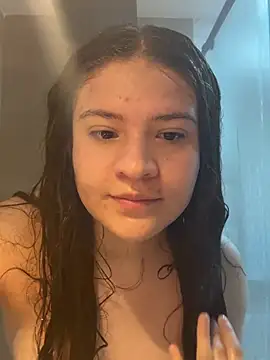 Emilyybennet  online show from August 7, 1:13 pm