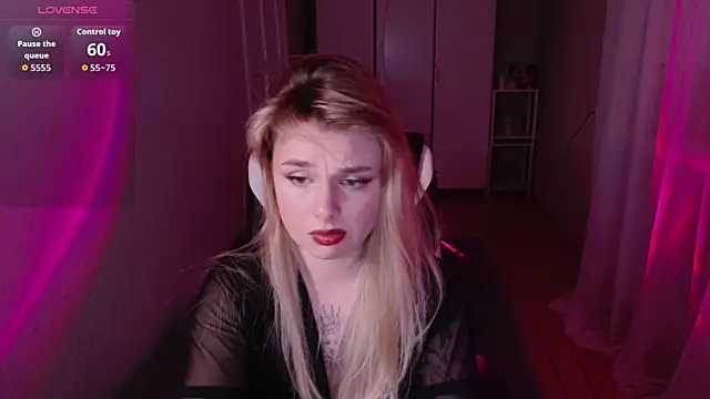 Snapshot of AngelicaHollywood chatting on March 20, 9:30 pm AngelicaHollywood online show from March 20, 9:30 pm