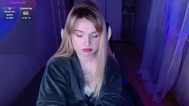 Snapshot of AngelicaHollywood chatting on March 25, 8:04 pm AngelicaHollywood online show from March 25, 8:04 pm
