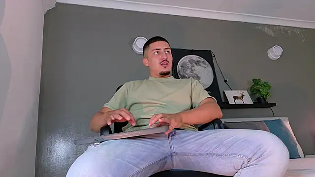 MrFox   online show from October 27, 7:29 pm