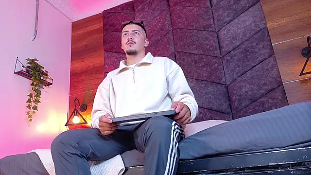 MrFox   online show from February 2, 7:34 pm