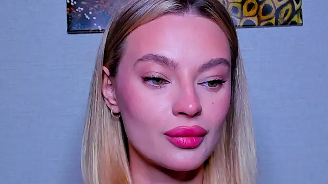 OliviaReece online show from February 19, 6:20 am