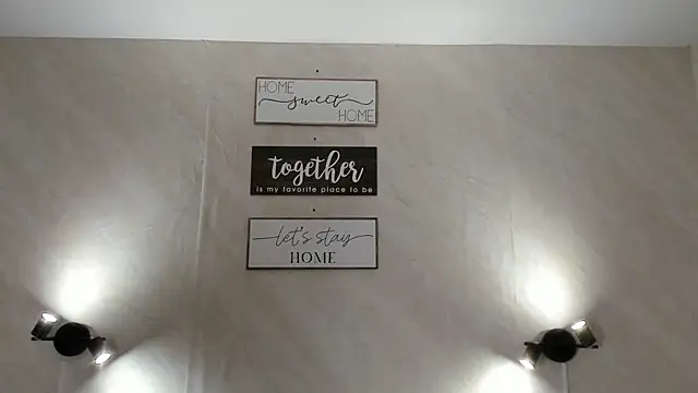 Emilia Bons online show from December 17, 1:44 am