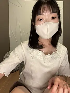 Snapshot of ms_suzuka chatting on September 13, 12:43 am ms suzuka online show from September 13, 12:43 am