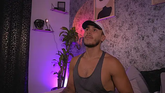 Snapshot of MarkSantozz chatting on June 10, 8:30 pm MarkSantozz online show from June 10, 8:30 pm