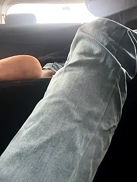 Snapshot of Dickey-B-RSA chatting on November 5, 10:04 am Dickey-B-RSA online show from November 5, 10:04 am