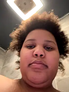 chocolate bella online show from November 25, 6:30 pm