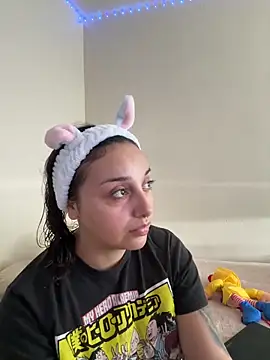Snapshot of CharmingMaddie chatting on May 6, 7:08 pm CharmingMaddie online show from May 6, 7:08 pm