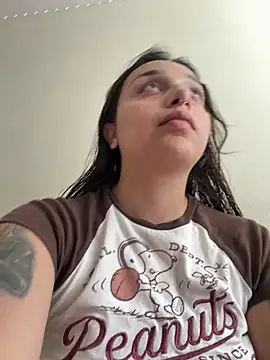 Snapshot of CharmingMaddie chatting on May 27, 3:42 pm CharmingMaddie online show from May 27, 3:42 pm