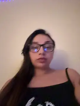 Snapshot of CharmingMaddie chatting on June 18, 2:23 am CharmingMaddie online show from June 18, 2:23 am