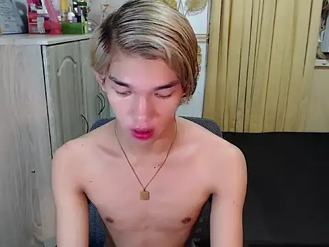 fuckerfriendsxx online show from June 5, 3:51 pm