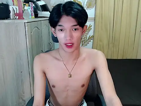 Snapshot of fuckerfriendsxx chatting on July 8, 11:26 am fuckerfriendsxx online show from July 8, 11:26 am