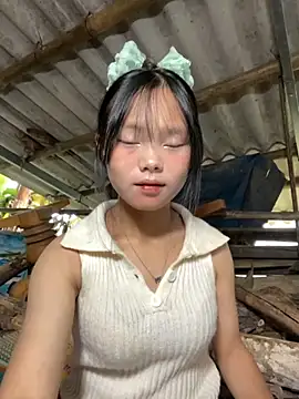 Snapshot of AdamLazis chatting on October 27, 12:47 am AdamLazis online show from October 27, 12:47 am