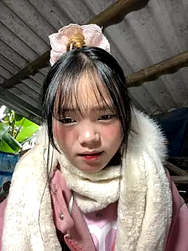 Snapshot of AdamLazis chatting on November 18, 1:22 am AdamLazis online show from November 18, 1:22 am