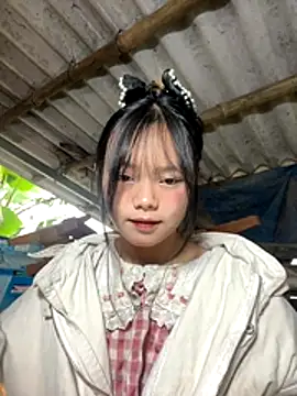 Snapshot of AdamLazis chatting on December 14, 1:11 am AdamLazis online show from December 14, 1:11 am