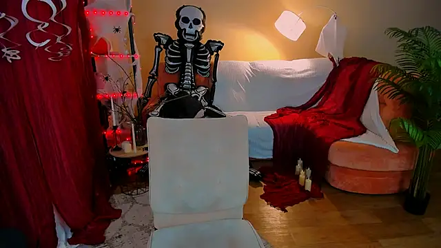 ChristinaConteeree online show from October 29, 7:37 pm