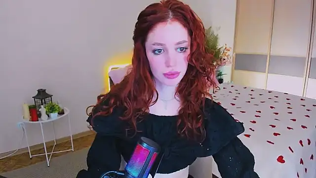 Snapshot of ChristinaConteeree chatting on May 9, 11:48 am ChristinaConteeree online show from May 9, 11:48 am
