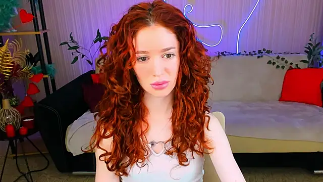 Snapshot of ChristinaConteeree chatting on May 20, 3:24 am ChristinaConteeree online show from May 20, 3:24 am