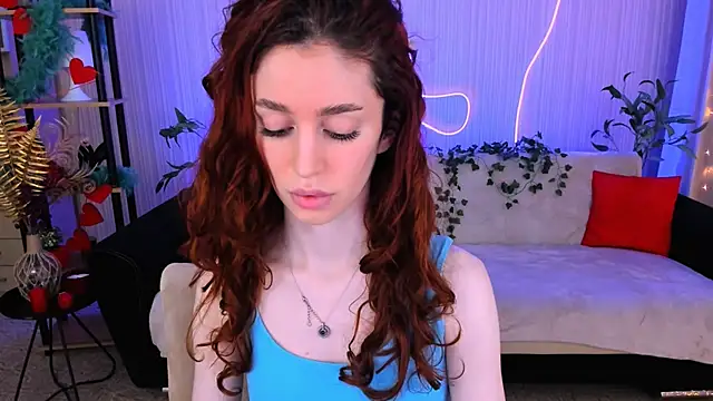 Snapshot of ChristinaConteeree chatting on June 5, 7:19 pm ChristinaConteeree online show from June 5, 7:19 pm